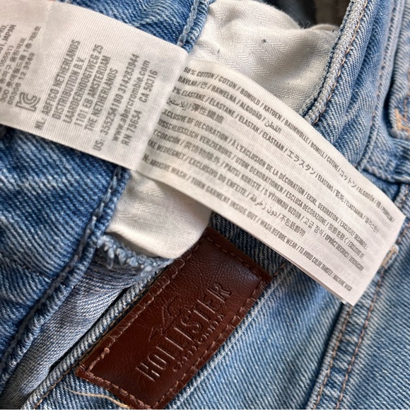 Waist Size 24 Hollister Distressed Mom Jean - Picture 4 of 4